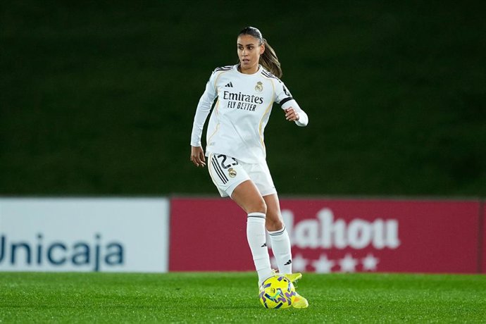 Archivo - Maëlle Lakrar, en un partido con el Real Madrid.