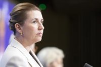 La primera ministra de Dinamarca avisa a Trump de que tiene "líneas rojas" para discutir sobre seguridad en el Ártico