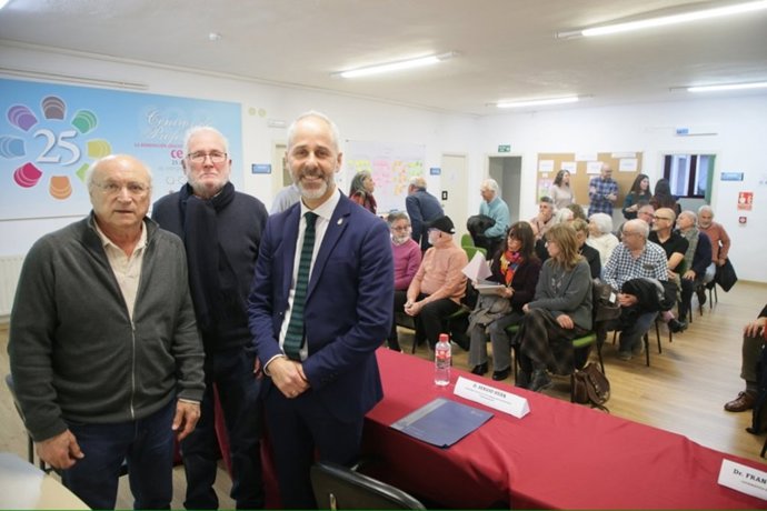 El consejero de Educación, Sergio Silva, junto a Ramón Ruiz y Francisco Imbernón