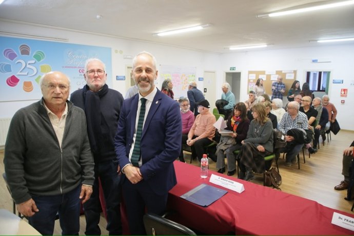 El consejero de Educación, Sergio Silva, junto a Ramón Ruiz y Francisco Imbernón