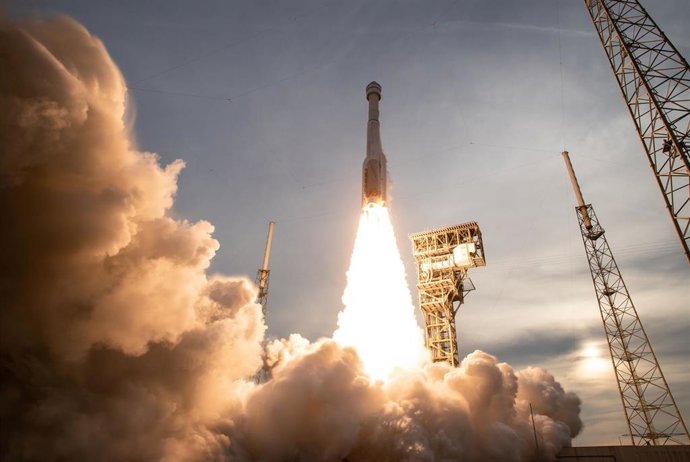 Archivo - HANDOUT - 19 May 2022, US, Cape Canaveral: A United Launch Alliance Atlas V rocket with Boeing's CST-100 Starliner spacecraft aboard launches from Space Launch Complex 41 at Cape Canaveral Space Force Station in Florida. Photo: Joel Kowsky/NASA/