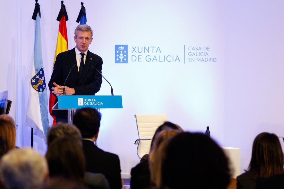 Alfonso Rueda inaugura la primera oficina económica de Galicia fuera de la comunidad