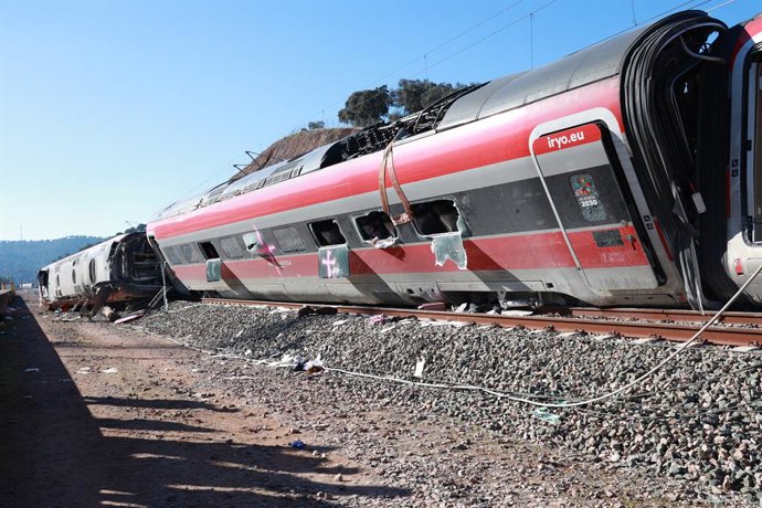 Uno de los vagones del tren Iryo que descarriló, a 20 de enero de 2026, en Adamuz, Córdoba, Andalucía (España). El descarrilamiento de un tren de alta velocidad y la posterior colisión con otro convoy, ocurrido en la tarde de este domingo en Adamuz (Córdo