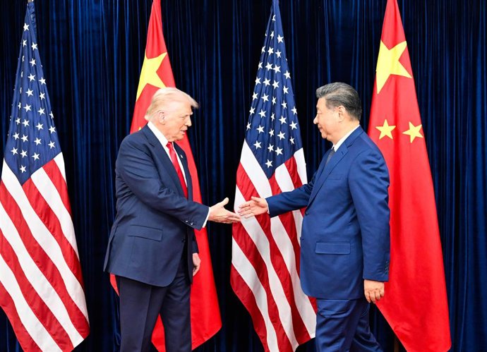 Archivo - Arquivo - BUSAN, 30 de outubro de 2025 — O presidente chinês Xi Jinping se reúne com o presidente dos EUA, Donald Trump, em Busan, Coreia do Sul, em 30 de outubro de 2025. Imagem: 1049189689, Licença: Direitos gerenciados, Restrições: , Autoriza