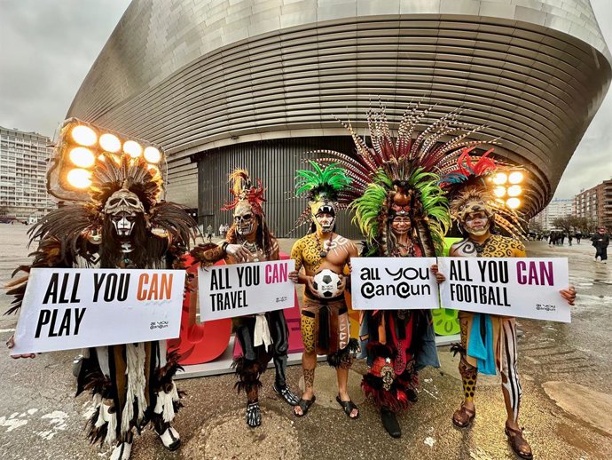 Guerreros maya en el estadio Santiago Bernabéu.