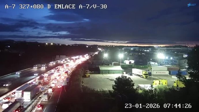 Retencions en l'A7 per un accident a l'altura de Paterna