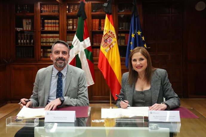 El acuerdo, suscrito por el secretario de Estado de Justicia, Manuel Olmedo, y la consejera de Justicia y Derechos Humanos del Gobierno Vasco, María Jesús San José