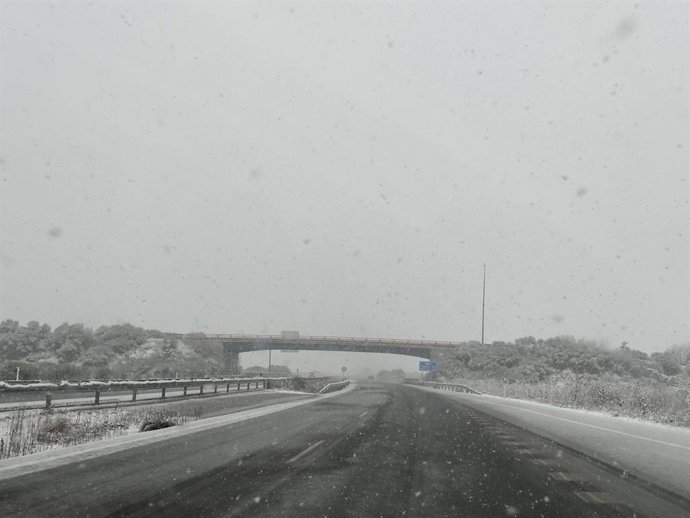 Nieve en las carreteras de Segovia el sábado día 17 de enero de 2026