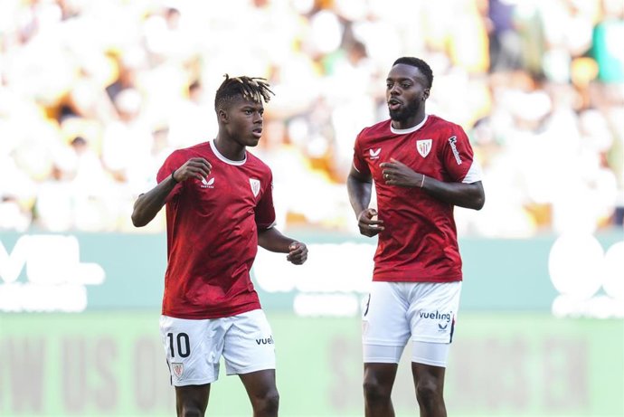 Archivo - Iñaki Williams y Nico Williams antes de un partido con el Ahletic Club