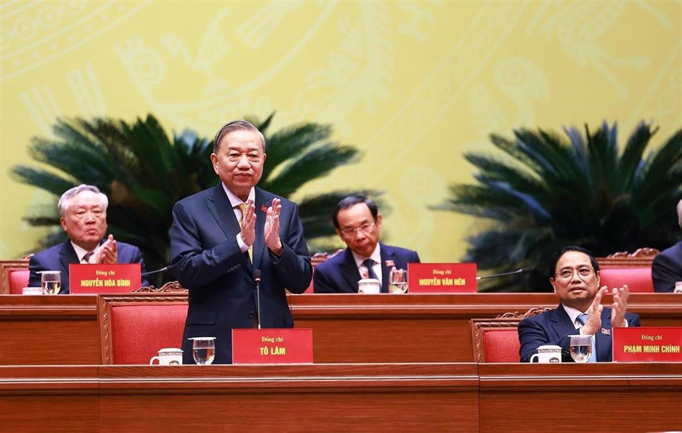 El secretario general del Partido Comunista de Vietnam, To Lam, interviene en el Congreso Nacional del partido en Hanoi.