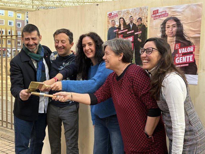 Los cuatro primeros candidatos de IU-Sumar por Zaragoza en el 8F: Marta Abengochea; Álvaro Sanz; Marga Deyá; y Pepe Paz.