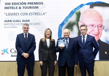 Marc Benhamou, director de CaixaBank Empresas, María Cruz Rivera, directora territorial de CaixaBank en Baleares; Juan Llull, presidente y fundador de Hipotels&Resorts y David Rico, director de CaixaBank Hotels & Tourism.