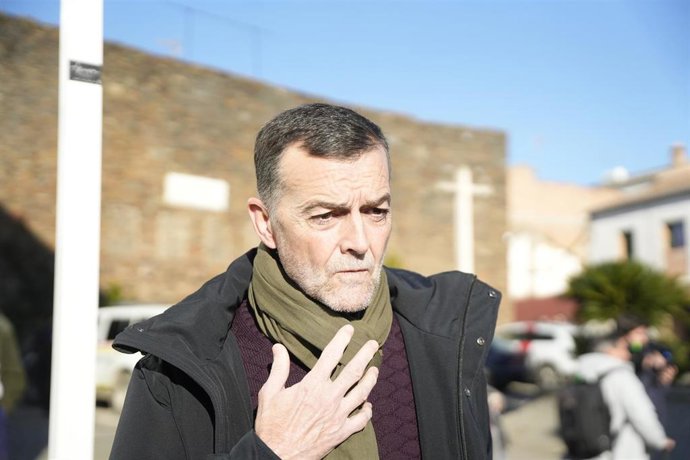El coordinador federal de Izquierda Unida (IU) candidato de la coalición Por Andalucía a la Presidencia de la Junta en las próximas elecciones, Antonio Maíllo, durante su visita a Adamuz (Córdoba). (Fotografía de Archivo) 
