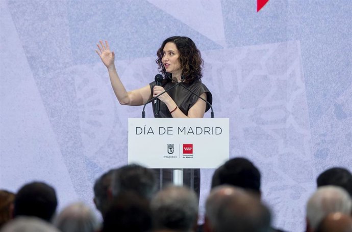 Archivo - La presidenta de la Comunidad de Madrid, Isabel Díaz Ayuso, interviene durante la celebración del Día de Madrid en Fitur 2025, en la 45ª edición de la Feria Internacional del Turismo, (Fitur), en IFEMA, a 24 de enero de 2025, en Madrid (España).