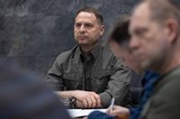 Zelenski saca del equipo negociador de Ucrania a su ex mano derecha que dimitió tras ser acusado de corrupción