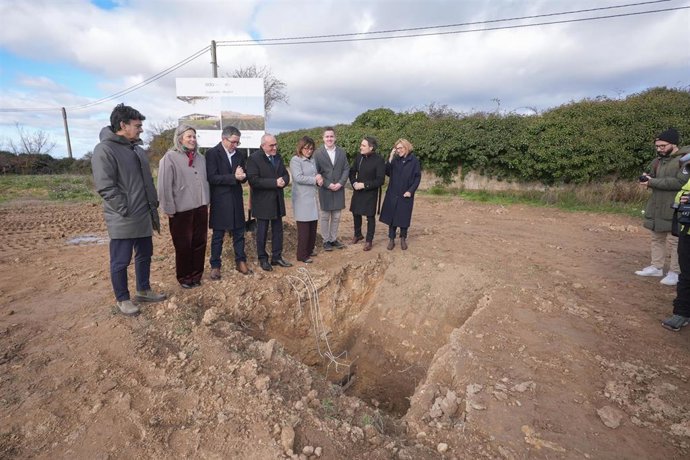 Las instituciones promotoras del proyecto han asistido al acto de inicio de las obras de la sede de Laguardia