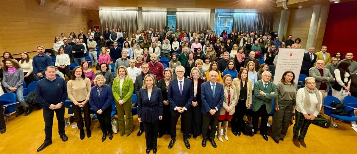 Un nuevo modelo de atención social y sanitaria mejorará la asistencia de los usuarios de centros residenciales