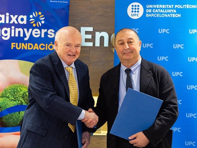 El rector de la UPC, Francesc Torres, y el presidente de la Fundació Caixa Enginyers, Fèlix Masjuan.