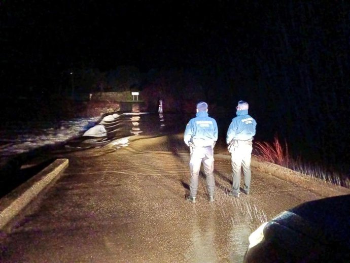 La carretera CC-146, de Zarza la Mayor a la frontera con Portugal, cerrada al tráfico