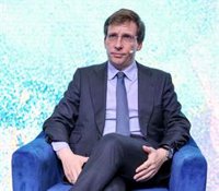 Almeida lamenta el cierre de Tipos Infames pero niega que Malasaña sea un "páramo cultural"