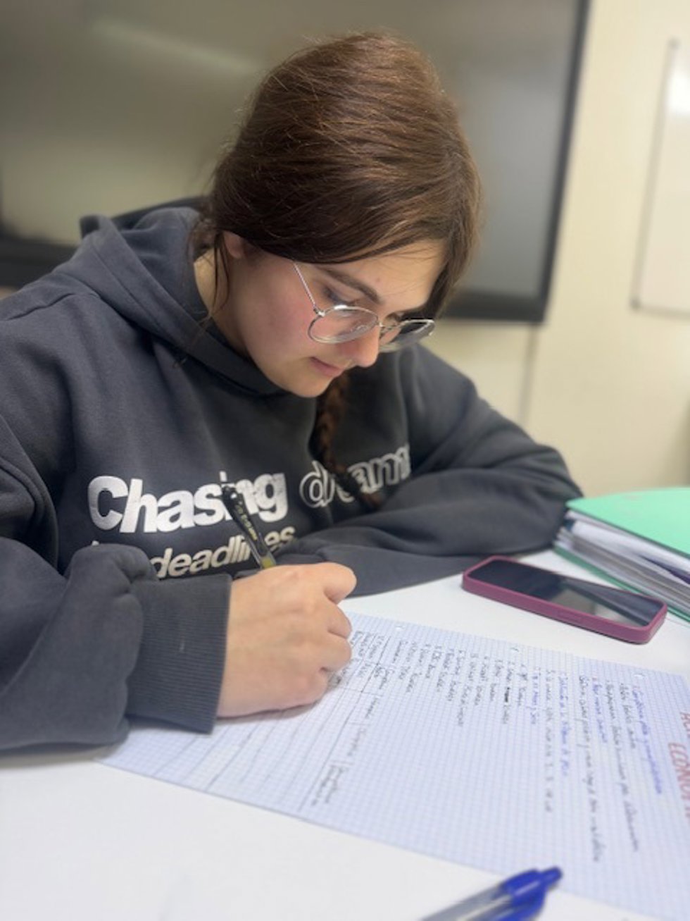 Luisa, alumna gitana de Bachillerato del programa Promociona