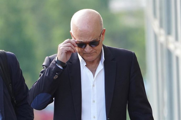 Archivo - El exdirector de Seguridad en la circulación de Adif, Andrés Cortabitarte, a su llegada a una nueva jornada del juicio del accidente ferroviario del Alvia, en la Ciudade de Justicia, a 20 de junio de 2023, en Santiago de Compostela, A Coruña (Es