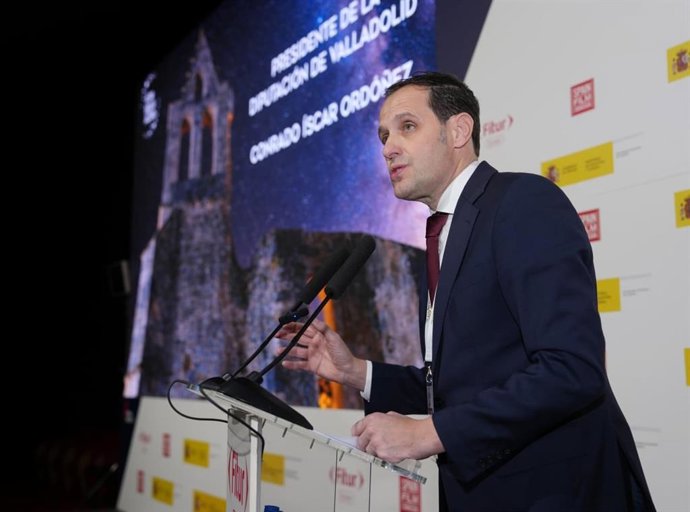 El presidente de la Diputación de Valladolid, Conrado Íscar, presenta la promoción turística de Valladolid en Fitur.