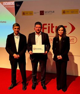 El concejal Jesús Sánchez recibe en Fitur el distintivo de Torrelavega como Destino Turístico Inteligente