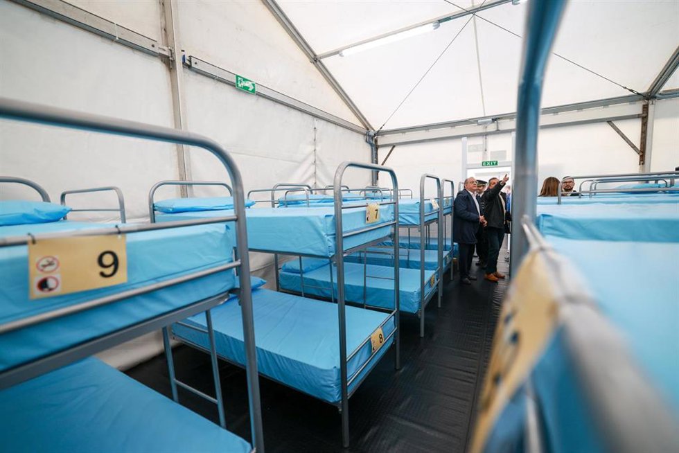 Rodríguez Badal visita las instalaciones de asistencia y acogida de migrantes en tránsito en Palma