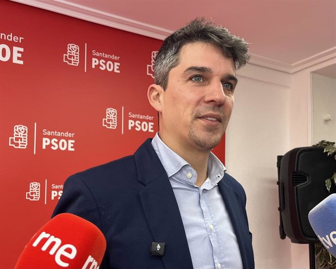 El secretario general del PSOE de Santander y portavoz del Grupo Municipal Socialista, Daniel Fernández