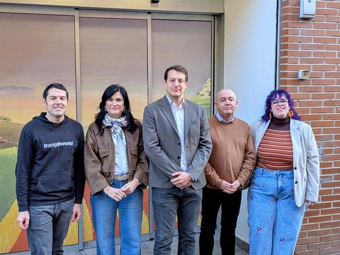 Jorge Pueyo, junto a otros integrantes de la candidatura de Chunta Aragonesista.