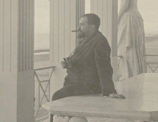 Archivo - Imagen del escritor Vicente Blasco Ibáñez en su casa de la Malvarrosa  