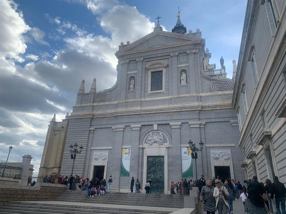 Archivo - La Catedral de la Almudena.