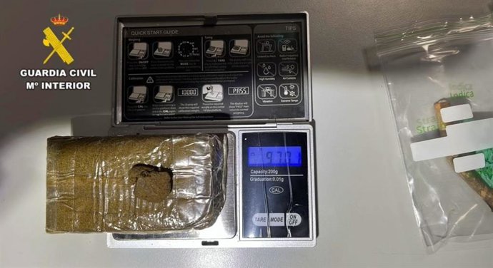 Sucesos.- Detenido en Tenerife tras ser sorprendido portando diferentes tipos de droga oculta en su vestimenta