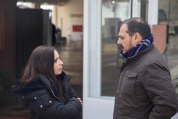 La delegada de Derechos Sociales de la Diputación de Córdoba, Irene Aguilera, y el alcalde de Adamuz, Rafael Ángel Moreno.