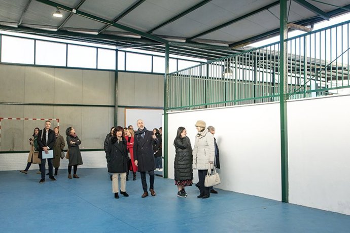 El consejero de Educación, Sergio Silva, visita obras realizadas en el colegio Menéndez Pelayo de Santander