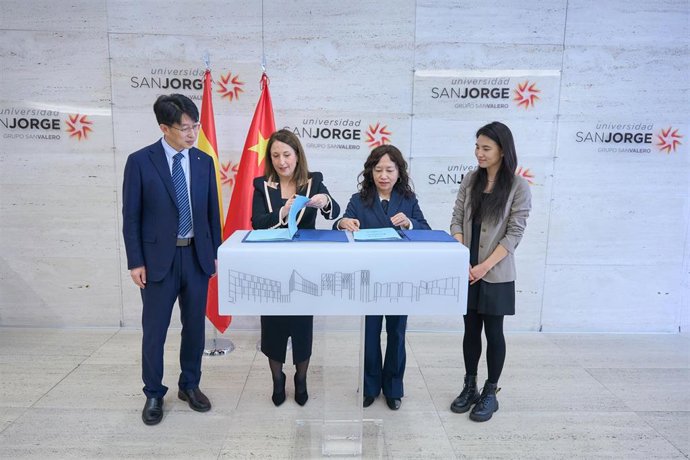 La USJ y la Hangzhou Polytechnic firman un acuerdo de colaboración para desarrollar programas conjuntos con empresas.