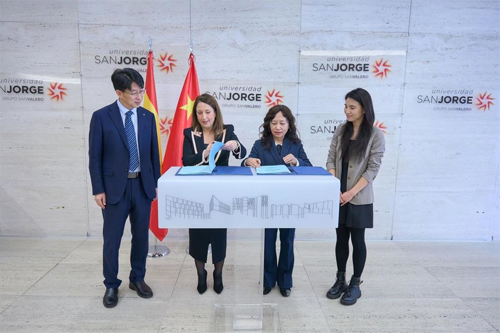 La USJ y la Hangzhou Polytechnic firman un acuerdo de colaboración para desarrollar programas conjuntos con empresas.