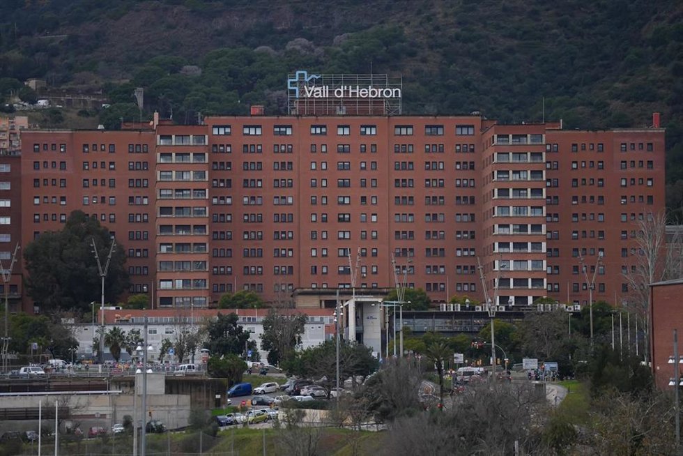 Archivo - Fachada del Hospital Vall dHebron, a 19 de enero de 2026, en Barcelona, Cataluña (España).
