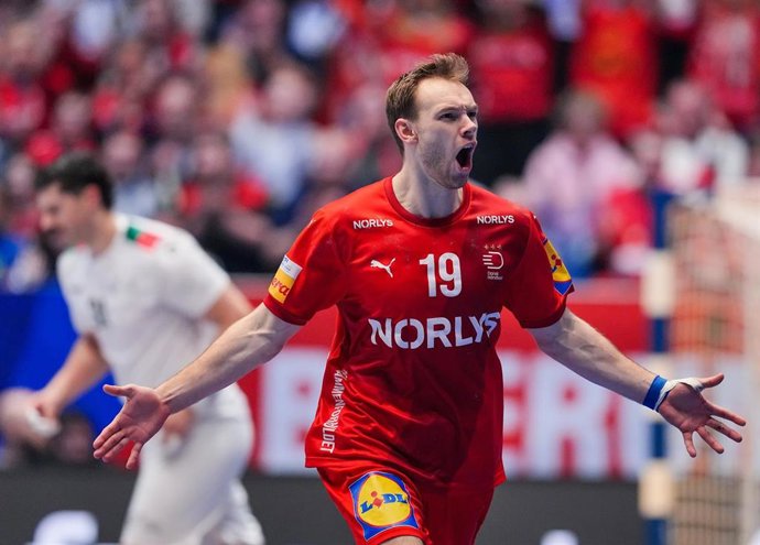 Archivo - Mathias Gidsel durante un paritdo con la selección de balonmano de Dinamarca