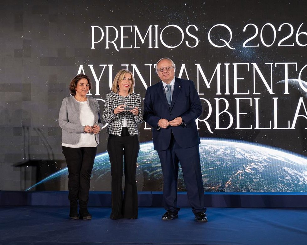 La concejala de Comercio, María José Figueira, y la directora general del ramo, Laura de Arce, recogieron el galardón en la gala que ha tenido lugar en el marco de la celebración de la Feria Internacional de Turismo de Madrid (