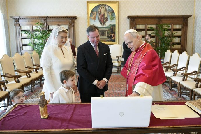 El Papa recibe a los grandes duques de Luxemburgo.