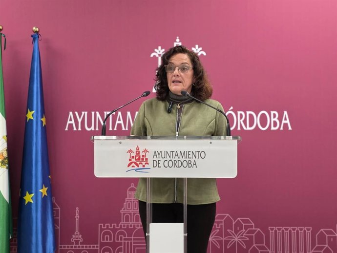 Archivo - La concejal del PSOE en el Ayuntamiento de Córdoba Isabel Bernal.