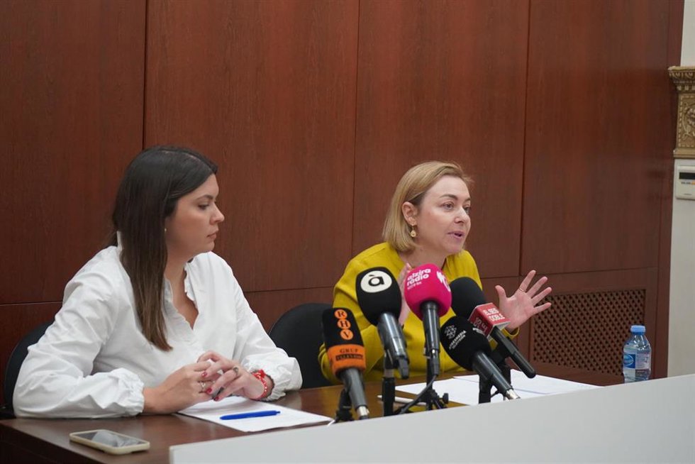 Mar Chordá y Natlia Enguix en una rueda de prensa