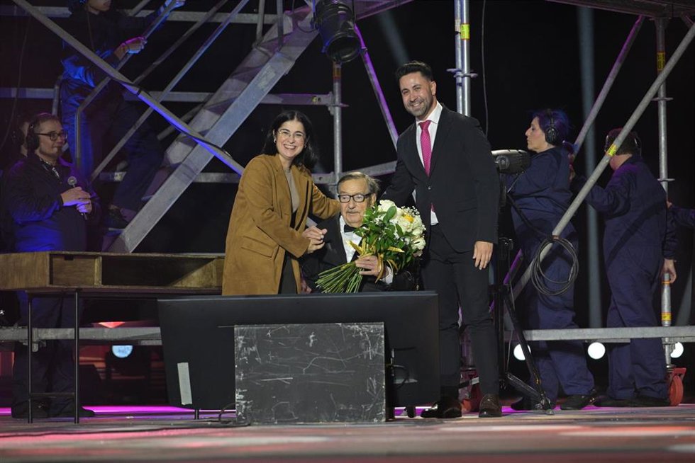 Paco Mario dando el pregón del 50 Carnaval de Las Palmas de Gran Canaria