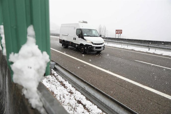 Nevada en la Autovía A6, a su paso por el Concello de As Nogais, a 23 de enero de 2026, en Lugo, Galicia (España).
