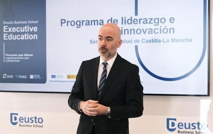El director general de Recursos Humanos y Transformación del Servicio de Salud de Castilla-La Mancha, Íñigo Cortázar.