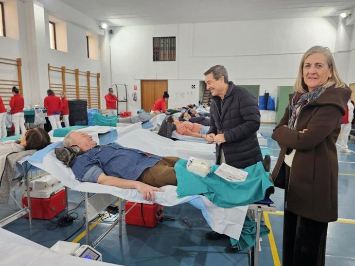 Jornada Solidaria De Donación En El IES Lluís Vives