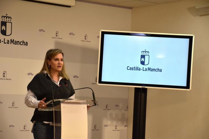 La directora general de Planificación Territorial y Urbanismo, Silvia López, en rueda de prensa.