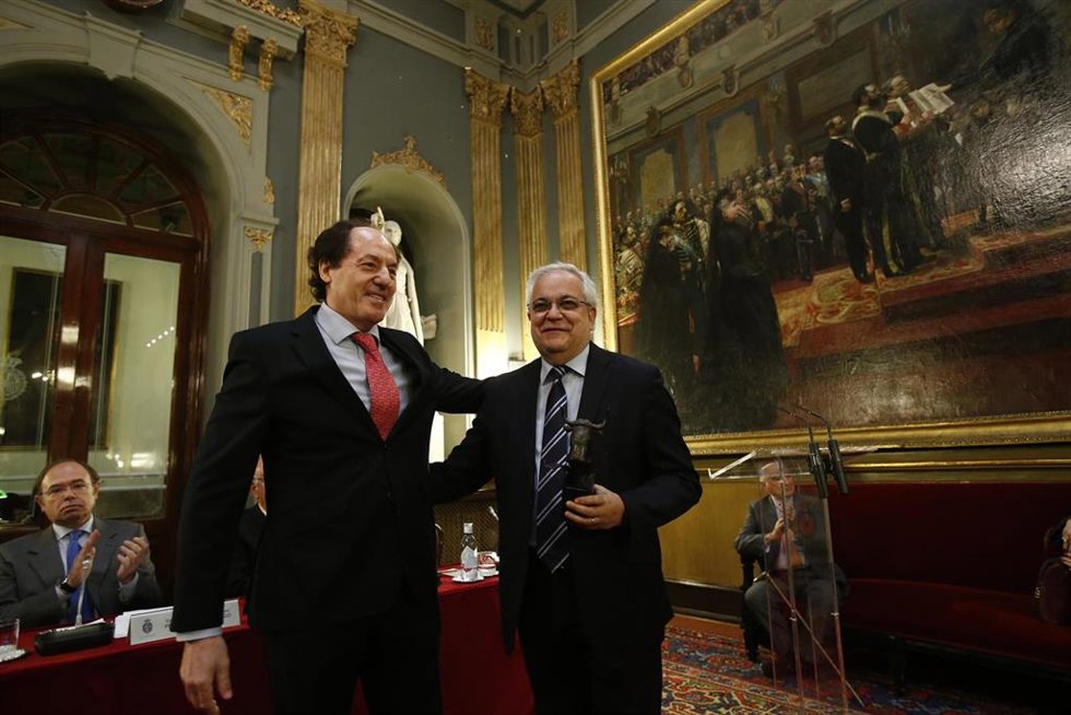 Archivo - La Asociación Taurina Parlamentaria premia a Miguel Ángel Moncholi